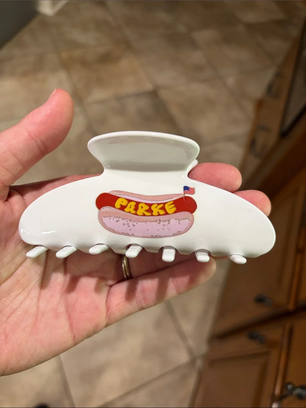 PARKE hotdog claw clip & pouch